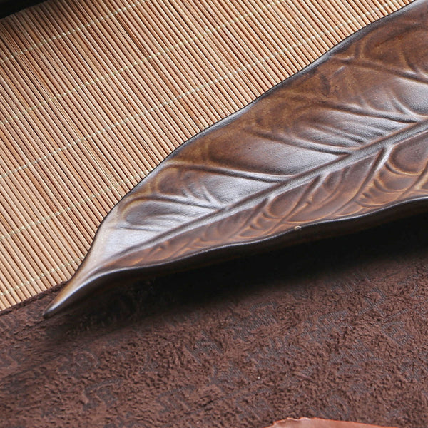 Rustic Leaf-Shaped Incense Holder for Spiritual Meditation and Aromatherapy