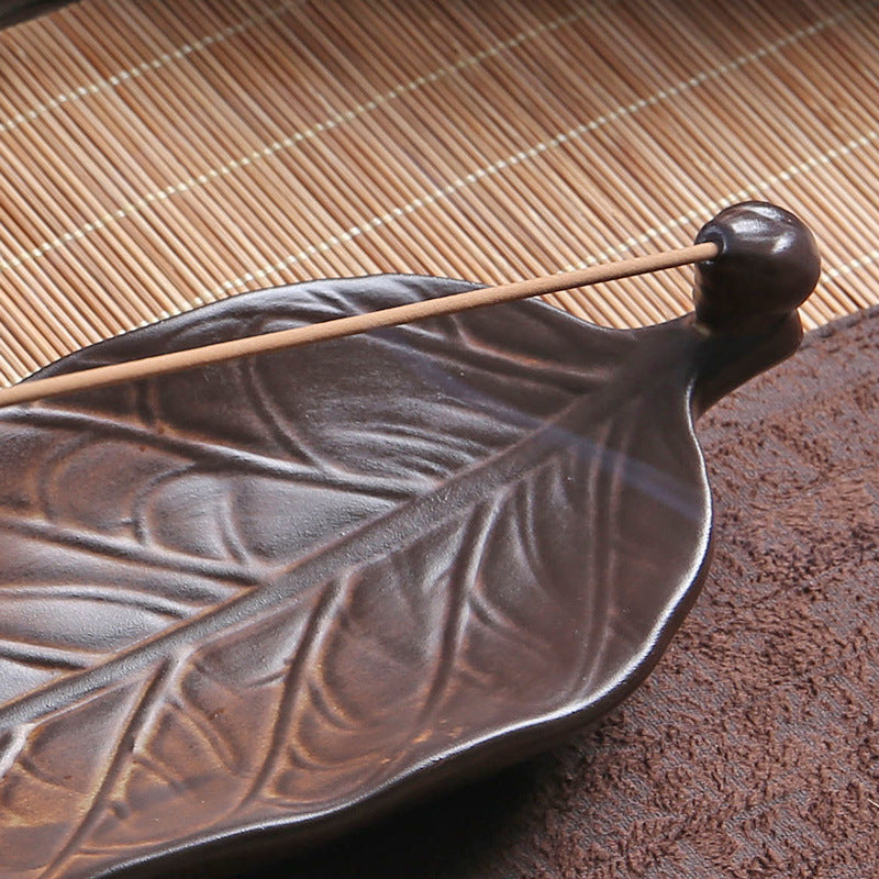 Rustic Leaf-Shaped Incense Holder for Spiritual Meditation and Aromatherapy