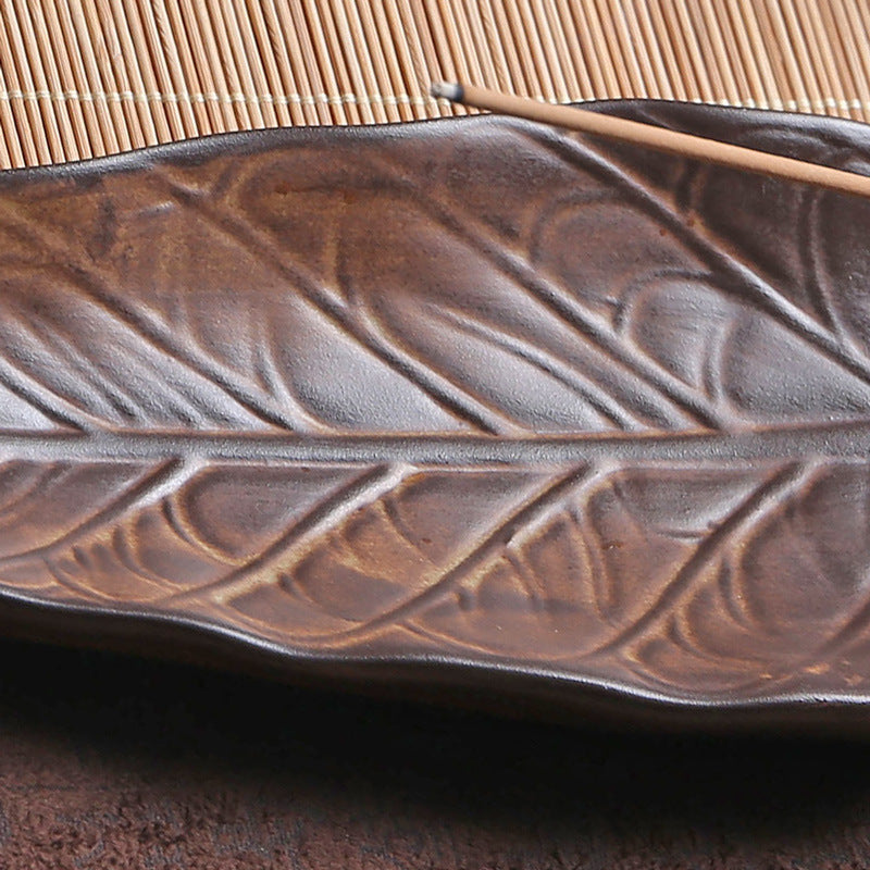 Rustic Leaf-Shaped Incense Holder for Spiritual Meditation and Aromatherapy