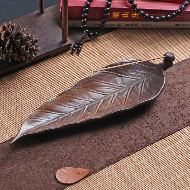 Rustic Leaf-Shaped Incense Holder for Spiritual Meditation and Aromatherapy