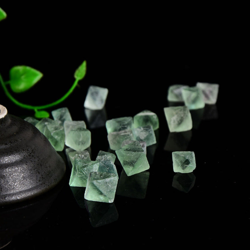 Natural Green Fluorite Cubes for Healing, Meditation, and Energy Balancing - High-Quality Crystal Gemstones for Spiritual Growth and Chakra Alignment