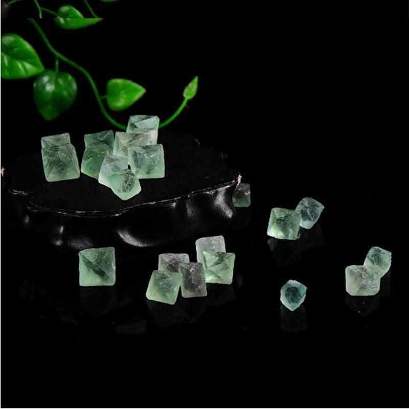 Natural Green Fluorite Cubes for Healing, Meditation, and Energy Balancing - High-Quality Crystal Gemstones for Spiritual Growth and Chakra Alignment