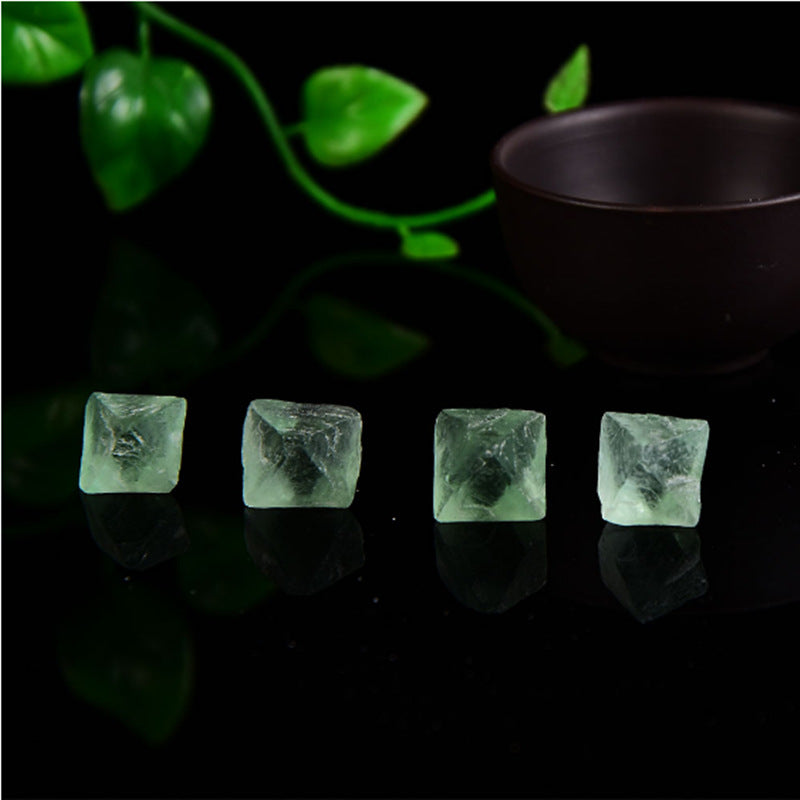 Natural Green Fluorite Cubes for Healing, Meditation, and Energy Balancing - High-Quality Crystal Gemstones for Spiritual Growth and Chakra Alignment