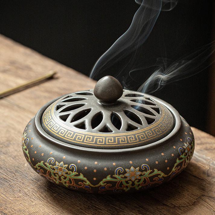 Handcrafted Lotus Flower Ceramic Incense Burner with Intricate Floral Design for Meditation and Aromatherapy