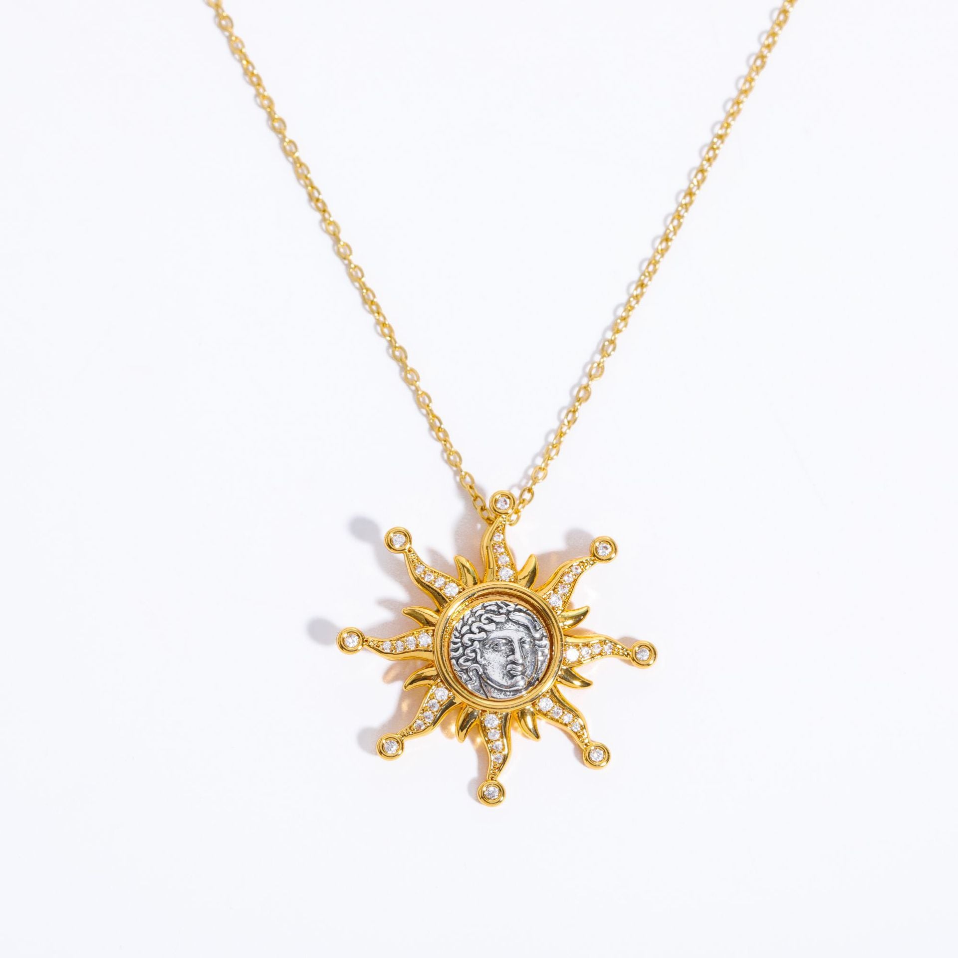 Radiant Sunburst Pendant Necklace – Elegance with a Celestial Glow