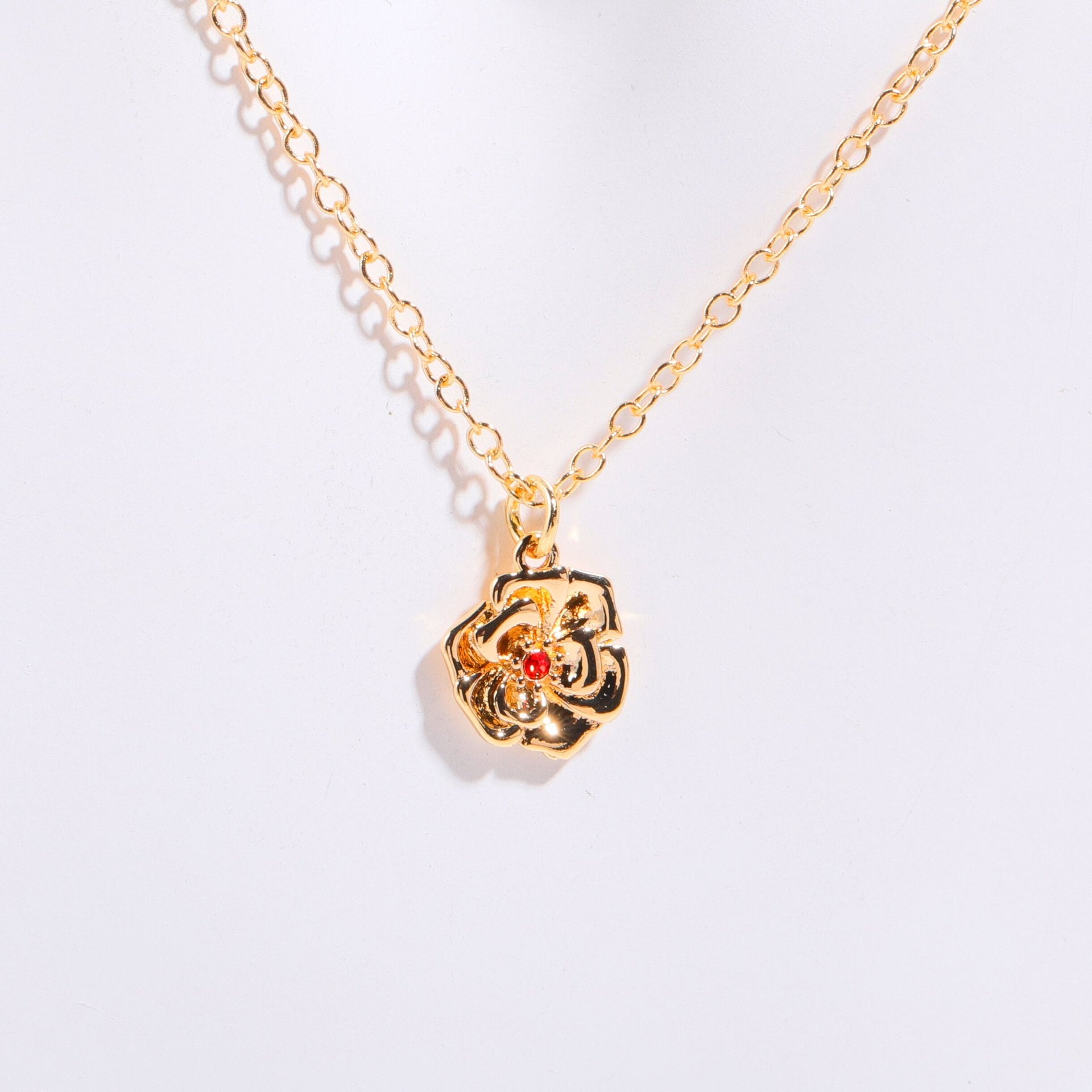 Custom Birth Flower Necklace with Birthstone Charm – Elegant 18K Gold-Plated Pendant for Personalization and Unique Gifting