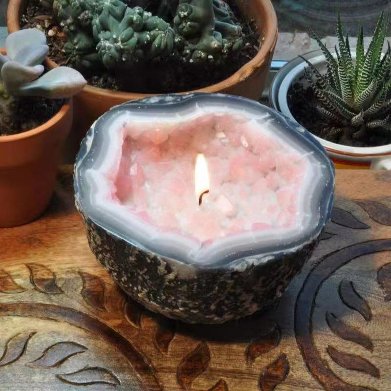 Natural Geode Crystal Candle – Handcrafted Gemstone Scented Candle for Spiritual Healing, Meditation, and Home Decor